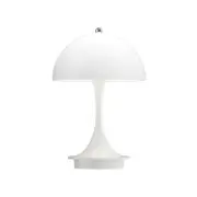 Louis Poulsen Panthella Portable 160 i opalhvit, batteridrevet trompetformet bordlampe
