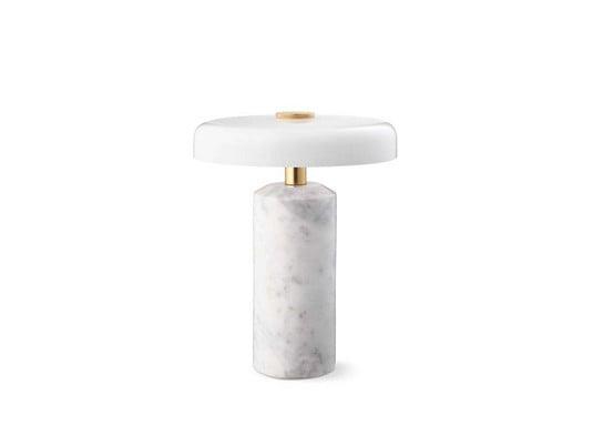Hvit Trip bordlampe med fot i marmor og skjerm i glass